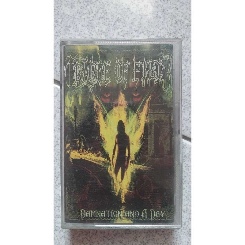 kaset pita cradle of filth-damnation and a day