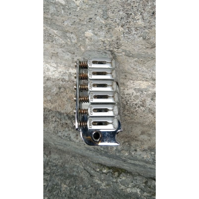 tremolo guitar Ibanez senar 6