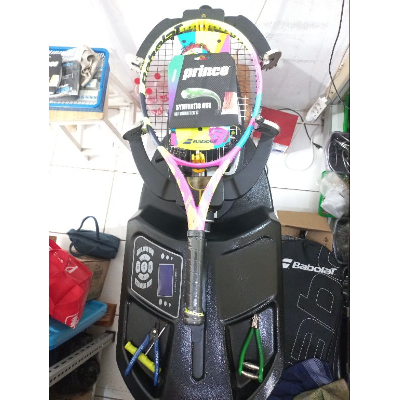 Senar raket tenis Prince synthetic Gut + pasang 4 simpul mesin Digital
