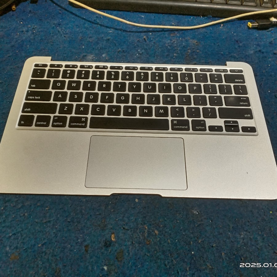 buat bahan kanibalan macbook air 11" A1465 2012 mesin matot mati rusak blm servis komponen masih utu