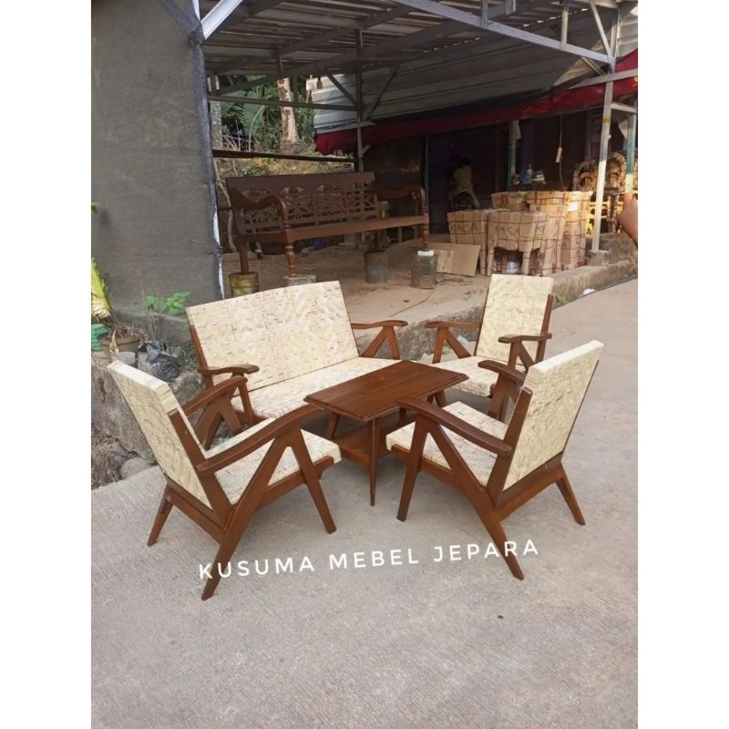Set Meja Kursi Tamu Lawasan Model Jengki Kayu Jati Kombinasi Rotan (1 Meja 4 Kursi)