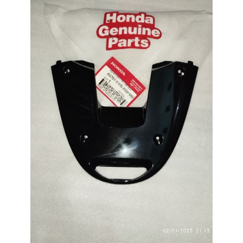 83751KVB930FMB / COVER CENTER BAWAH VARIO KARBU