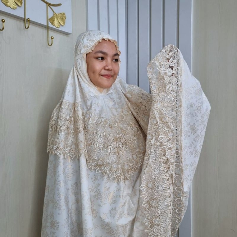 HI. REMBULAN- MUKENA ASHANTY