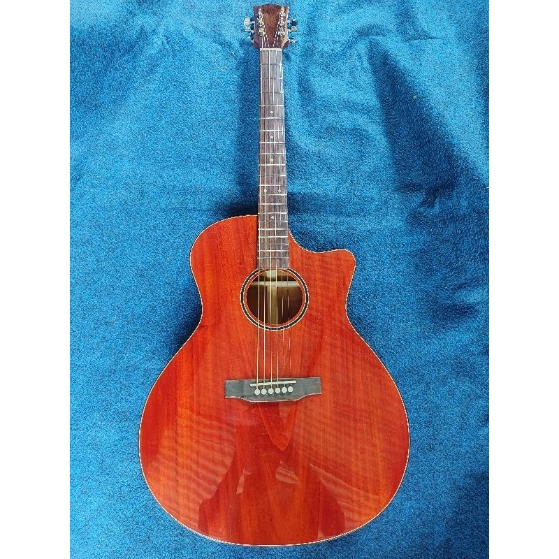 gitar solid mahogani