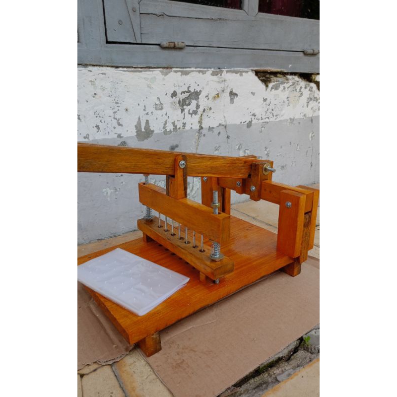 Alat Pelubang plastik tempe