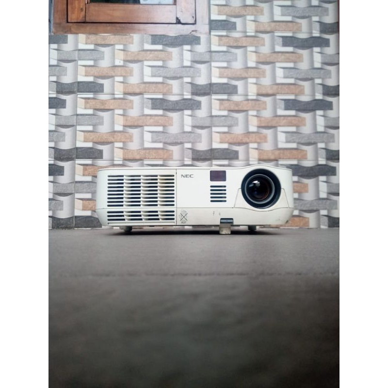 Proyektor Nec Np115 | Np110 | V260 | Tech DLP | 2500lumens | Svga| Warna putih | Projector Bekas/sec