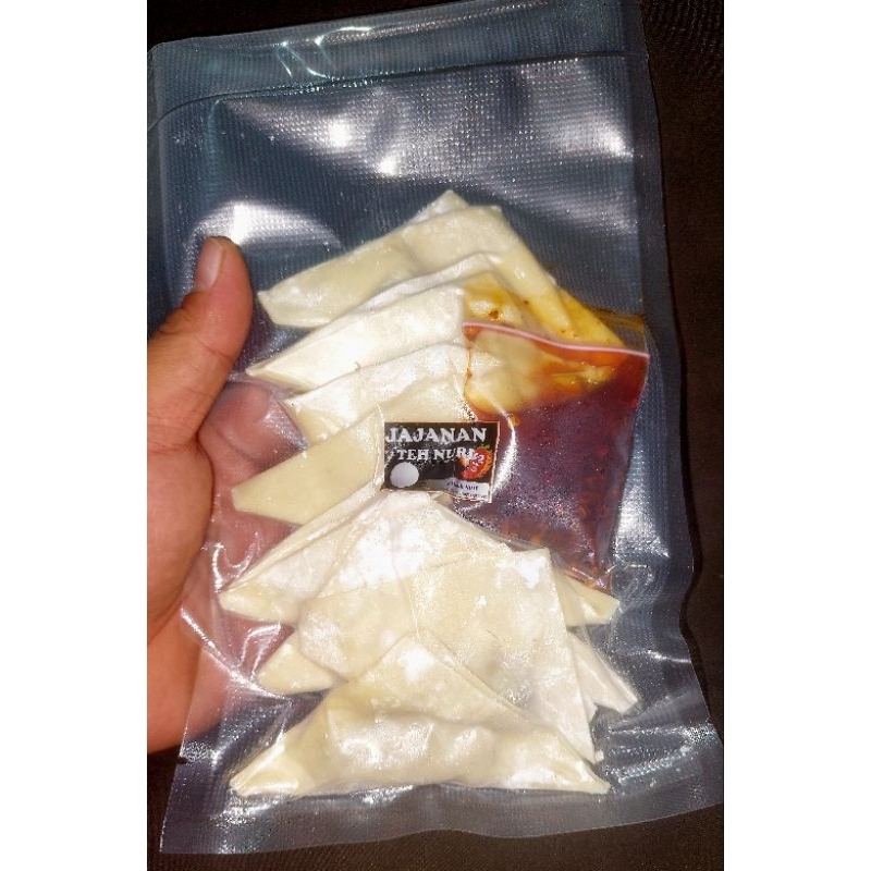 

Pangsit Ayam Chili Oil isi 10 pcs