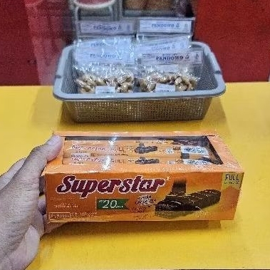 

BOX 20*12GR - SUPERSTAR WAFER COKLAT TRIPLE BOX ISI 20PCS / CHOCOLATE SUPER STAR