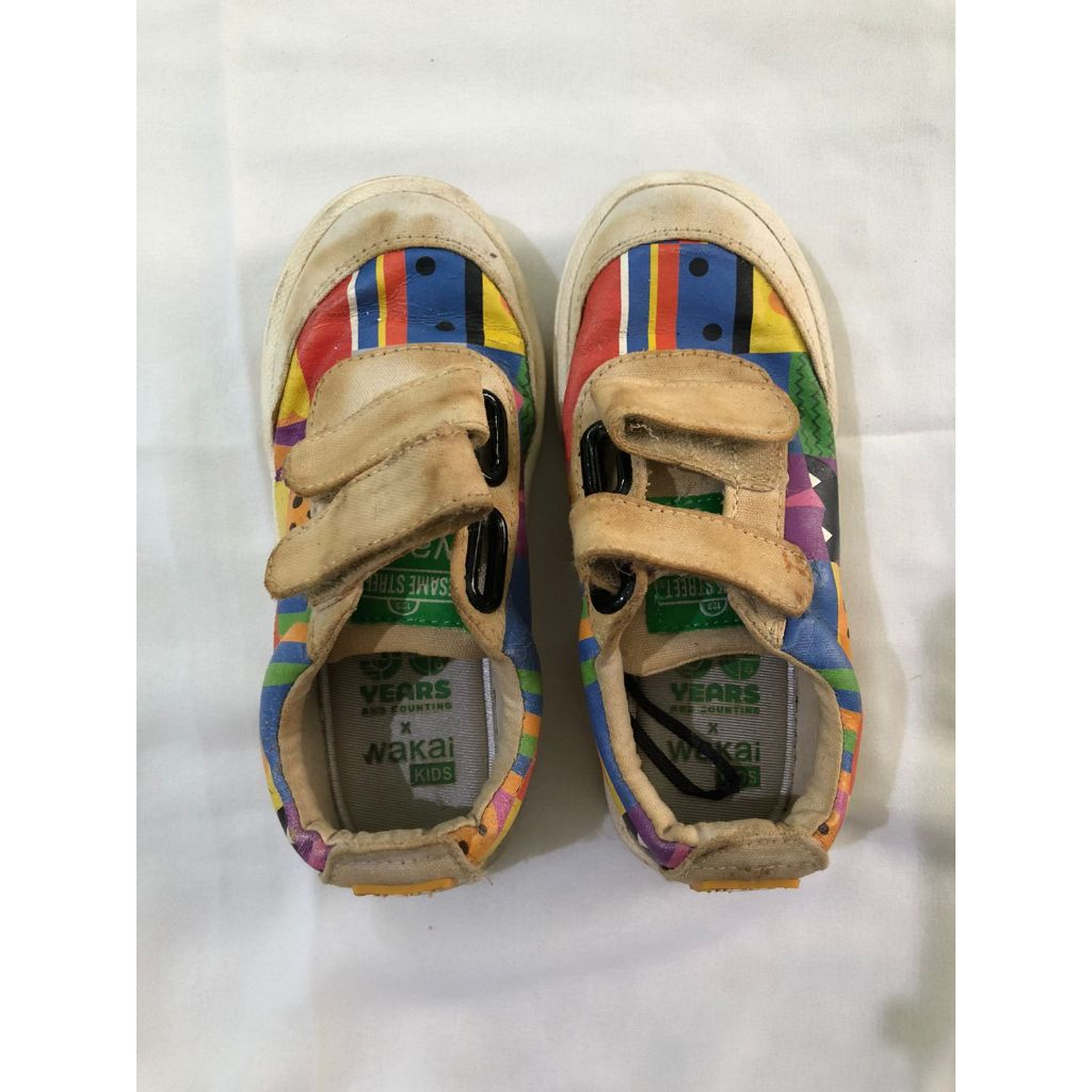 PRELOVED SEPATU ANAK WAKAI KIDS 100% ORIGINAL