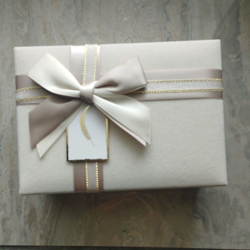 

Box Gift Pita Velvet