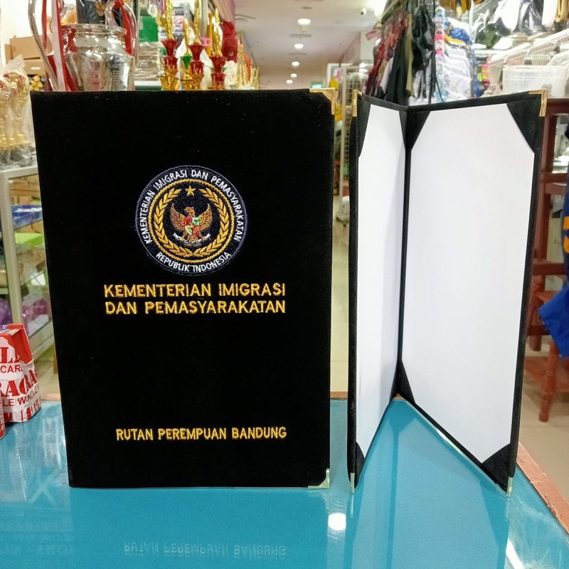 

MAP UPACARA KEMENTERIAN IMIGRASI DAN PEMASYARAKATAN