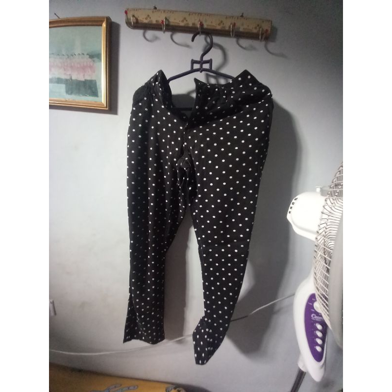 celana panjang katun hitam motif polakdot .thrifted import.merk cinema club. buy 1 get 1.(bonus baju