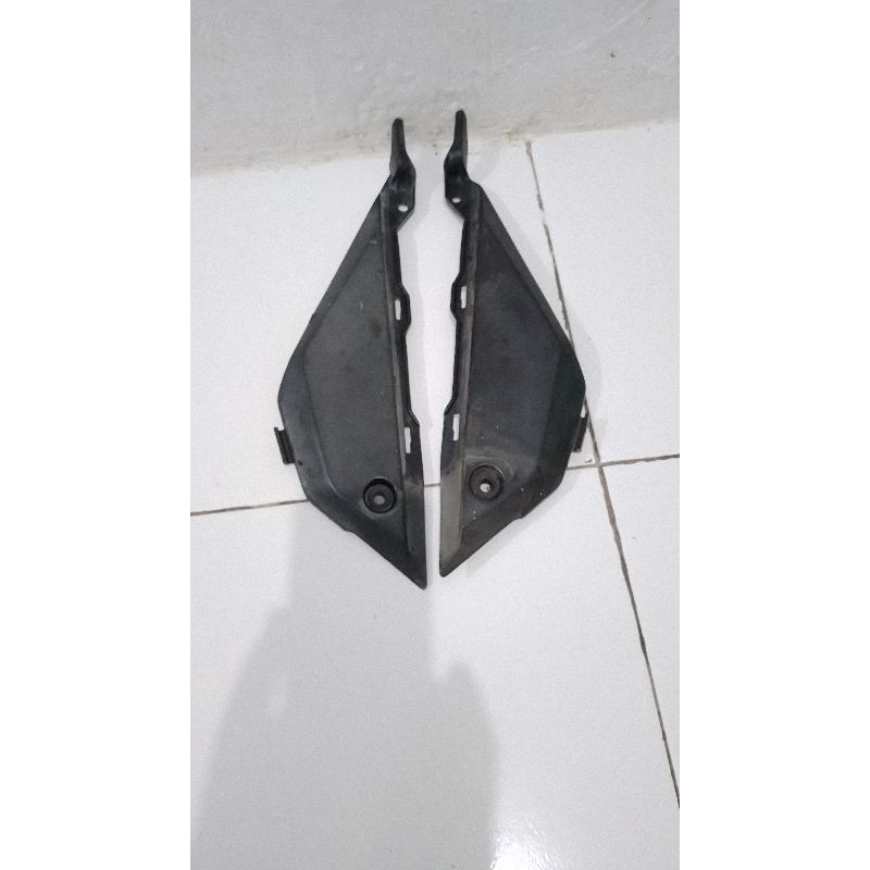 cover samping tutup aki set kanan/kiri HONDA CBR 150 facelift k45 original