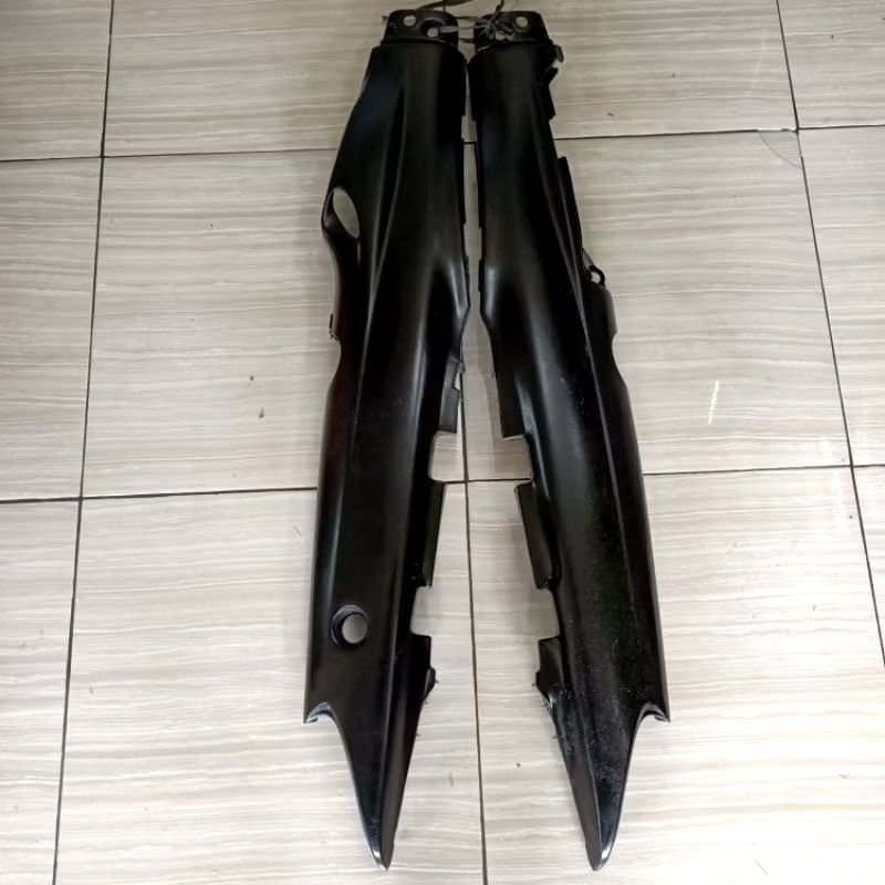 bodi belakang Yamaha f1zr Vega R lama hitam original