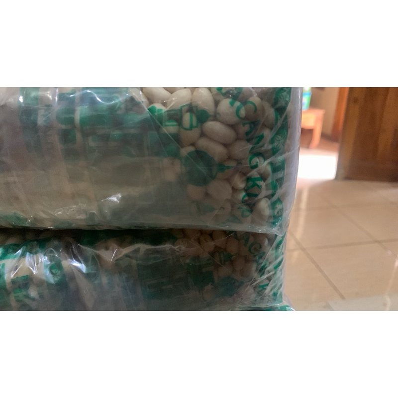 

Kacang kupas Setengah Kilo (500gram)