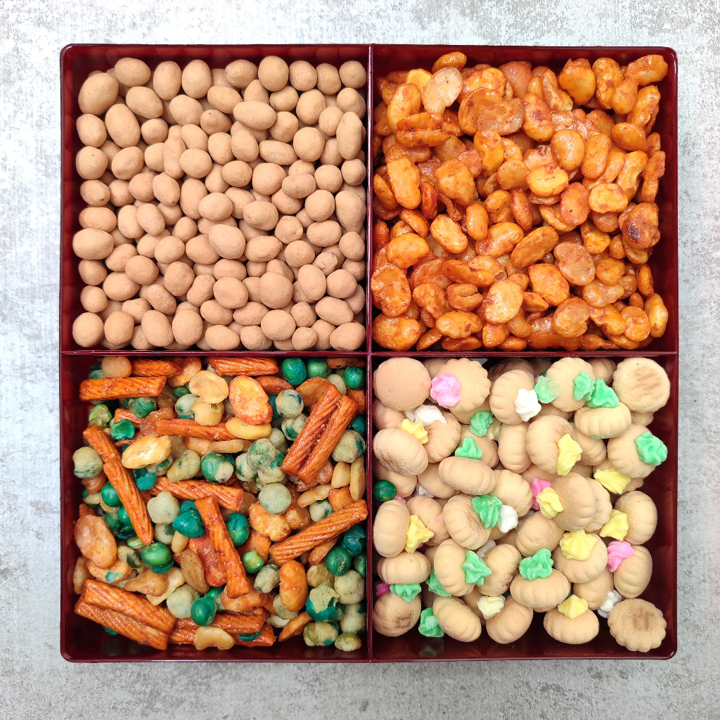 

PAKET ANEKA KACANG SEKAT 4 TRAY/PARCEL HARI RAYA/BINGKISAN RAYA