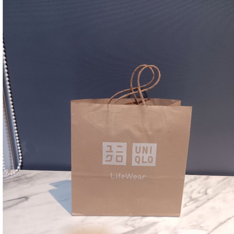 

PAPERBAG UNIQLO ORI (PUM)