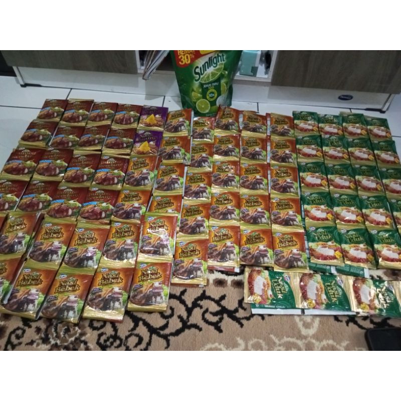 

KOBE bumbu instan 1 renceng 10 sachet/pesanan anak santri