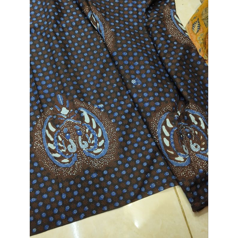 KAIN JARIK BATIK SOGAN BIRON MOTIF TRUNTUM GURDHO