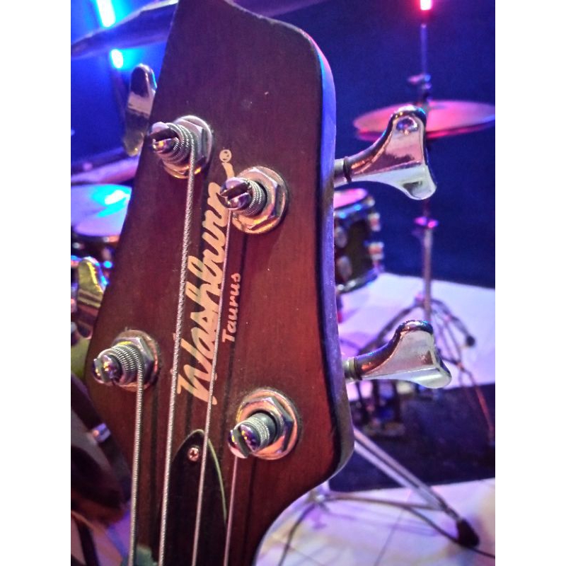Gitar bass Washburn taurus t24