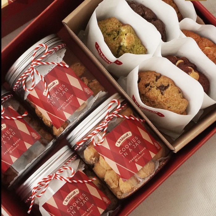 

le biscuit - Imlek & Valentine Hampers - 6 Giant Cookies + 4 Jar Soft Cookies