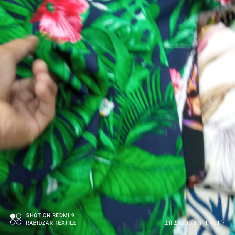 KAIN KATUN RAYON UNIQLO PREMIUM GARMEN BUNGA MERAH DAUN HIJAU