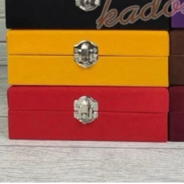 

Box Beludru Merah Ukuran 16 x 15 cm