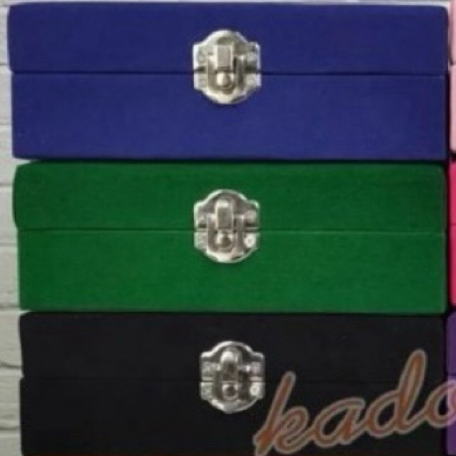 

Box Beludru Hijau Ukuran 16 x 15