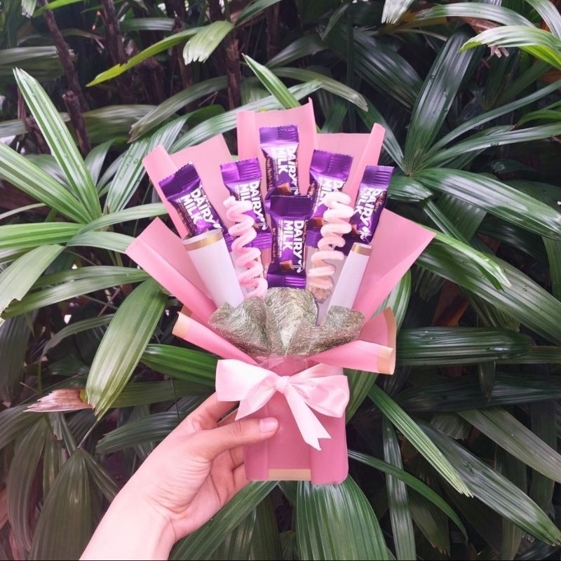 

BOUQUET/BUKET CADBURY MINI/DAIRY MILK UKURAN MINI [FREE PACKAGING]