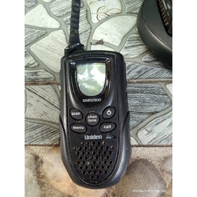 bekas HT walkie talkie uniden 2 unit baterai soak