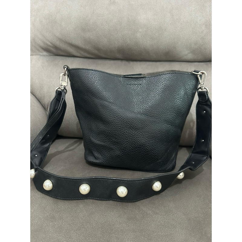 FIND KAPOOR BLACK ORIGINAL PRELOVED