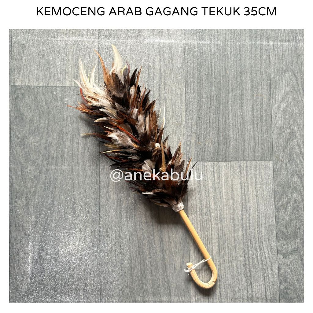 KEMOCENG BULU AYAM KOMBINASI AYAM ARAB GAGANG BENGKOK PANJANG 35CM SOUVENIR KEMOCENG SULAK ULU MURAH