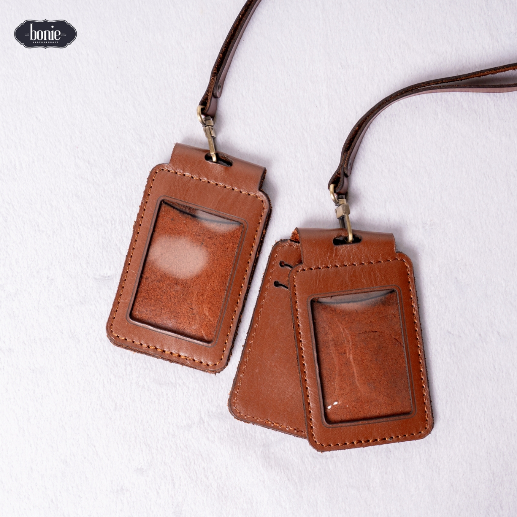 

Dompet ID CARD Kulit | Name Tag Kulit Asli, Lanyard Kulit [ TAG NAME DOUBLE | Bonie Leathercraft Solo ]