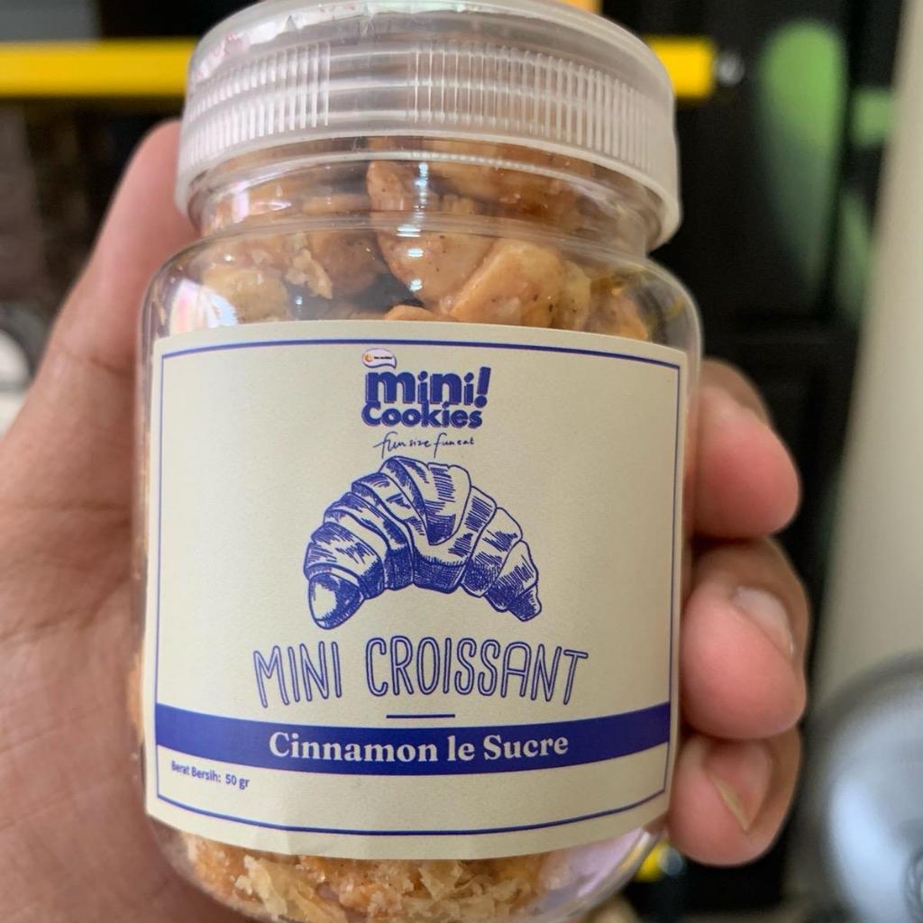 

Mini Croissant (Cinnamon le Sucre) - Kue Kering Mini Cookies Toples by Ina Cookies