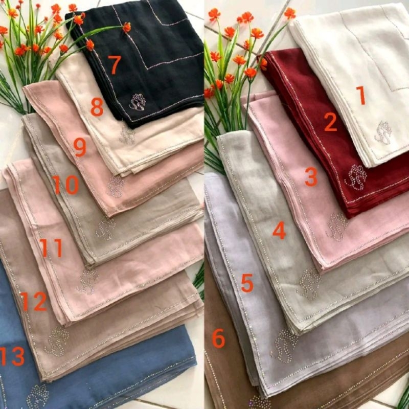 HIJAB PERSEGI SHELLA SAUKIA