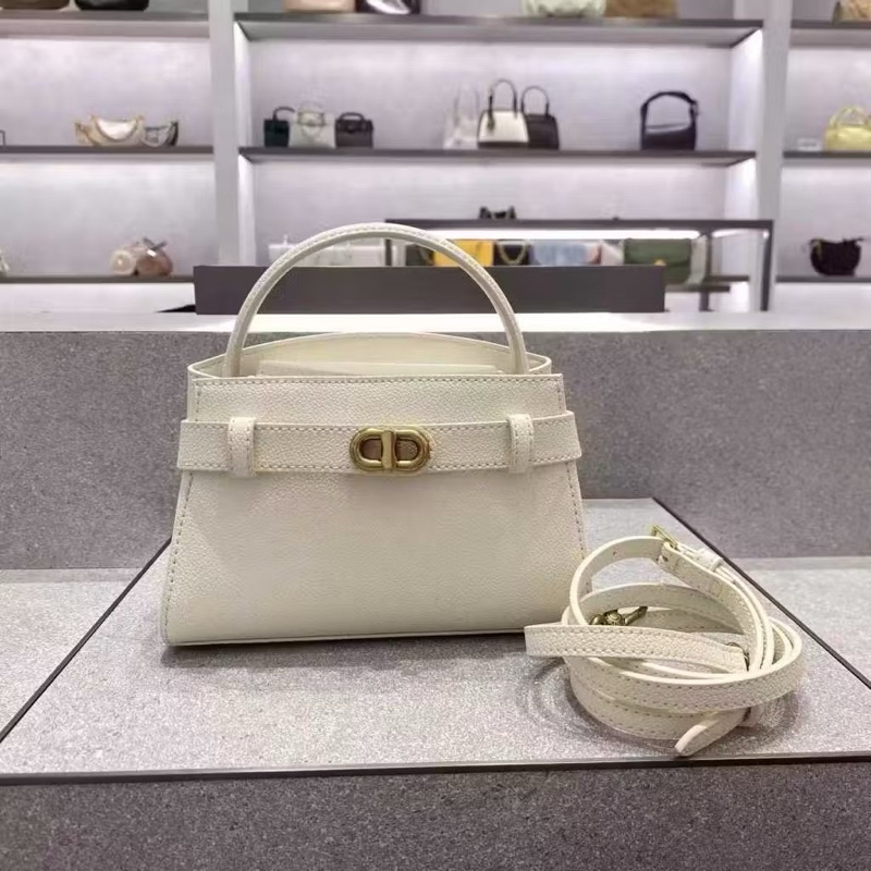 CK Aubrielle (baca deskripsi)