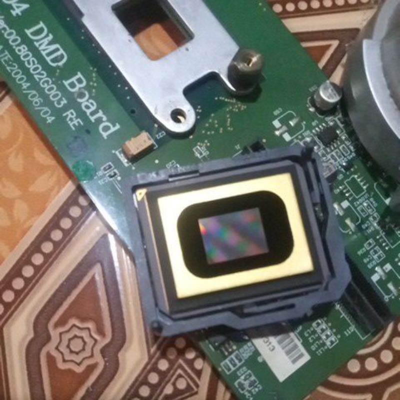 DMD proyektor toshiba