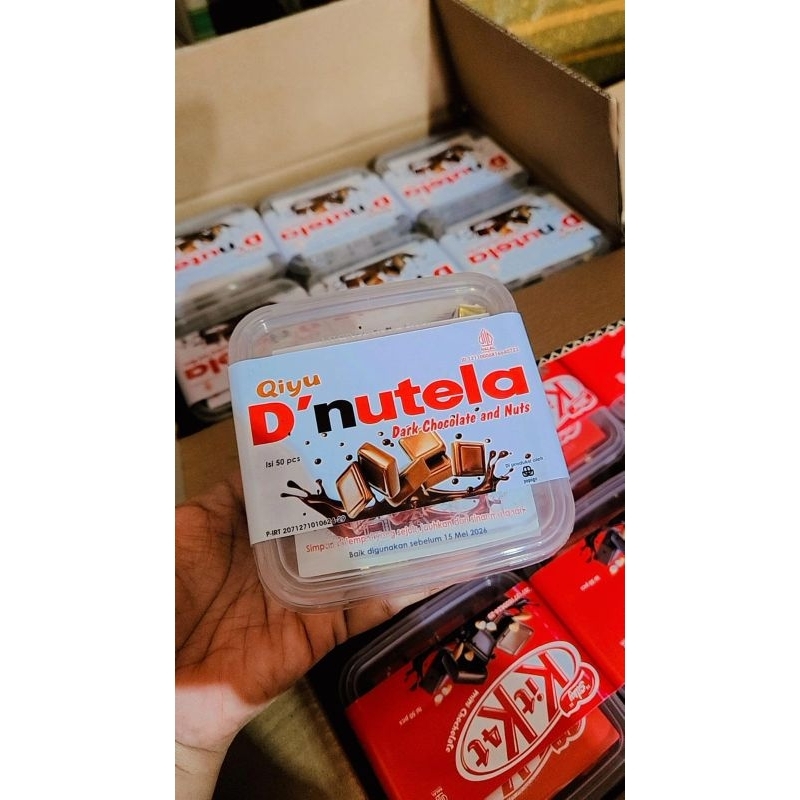 

1 karton (24 box) cokelat super queen, cedberry, cokelat viral