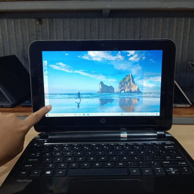 Notebook HP Pavilion 10 Touchscreen Amd A4-1200 Ram 2Gb/SSD 128Gb Vga Amd Radeon HD 8180 Windows 10