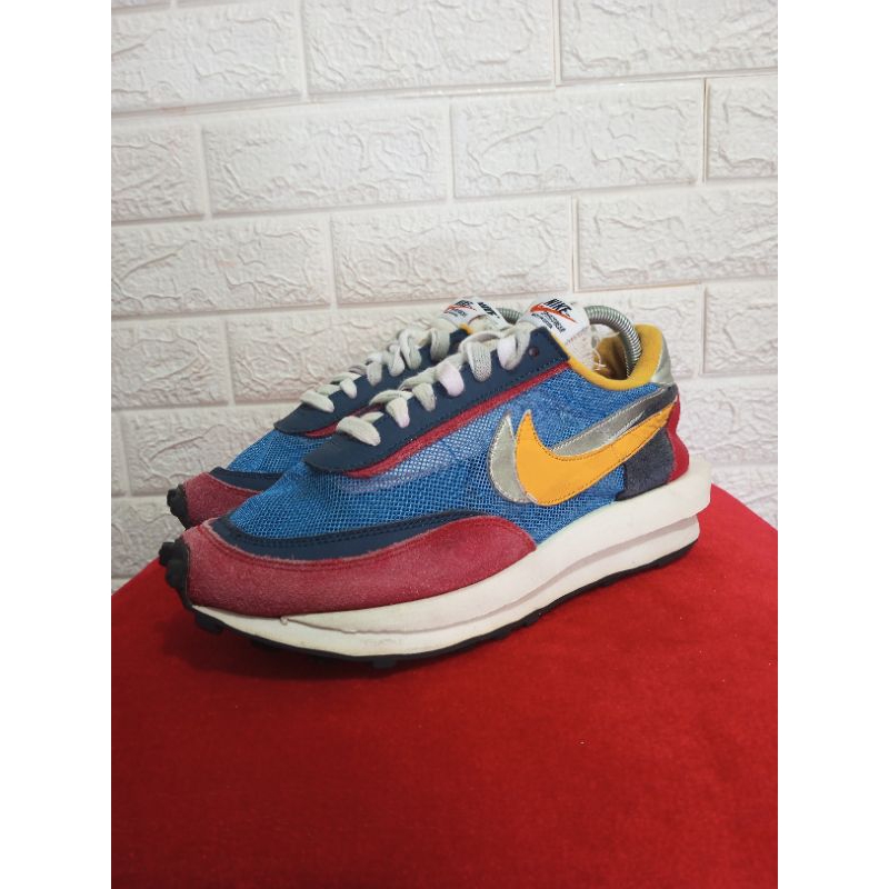 Sepatu sneaker casual second seken branded Nike sacai original