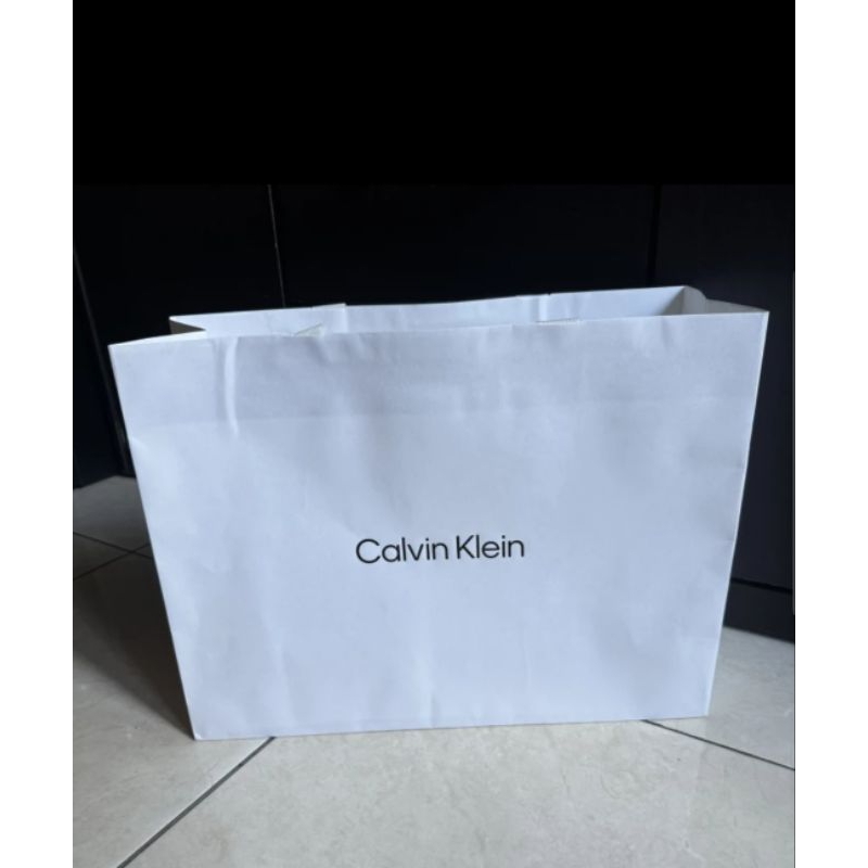 

preloved paper bag calvin klein ori