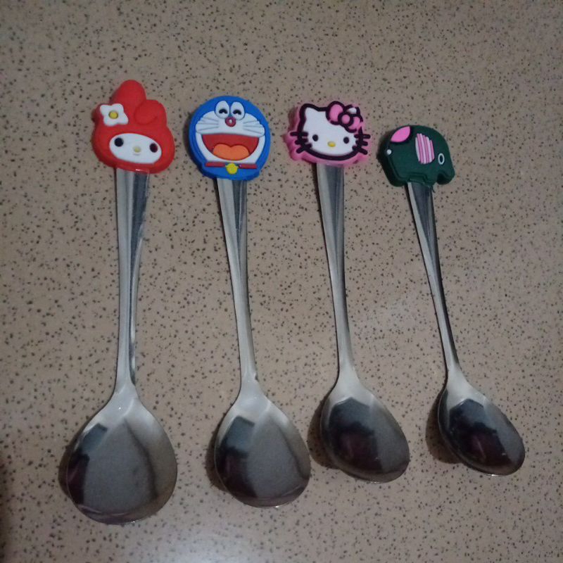 Sendok teh karakter kartun