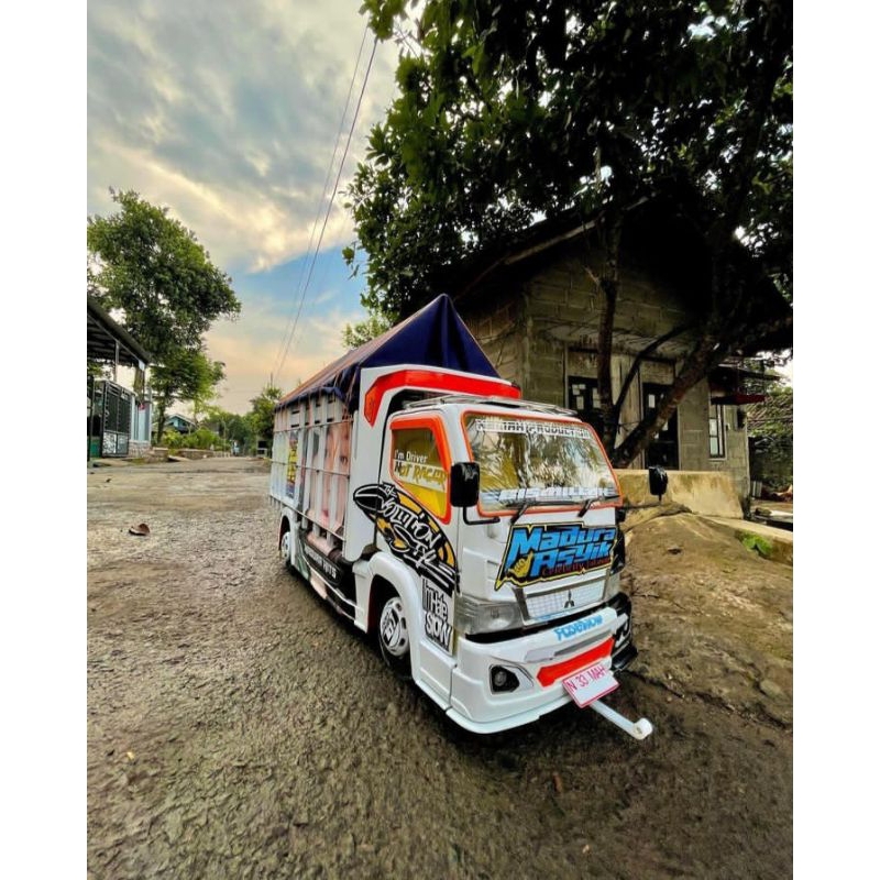 PROMO BESAR BESARAN AWAL TAHUN, MINIATUR TRUK OLENG FULL VARIASI LAMPU, TERPAL , STIKER , RODA ASLI 