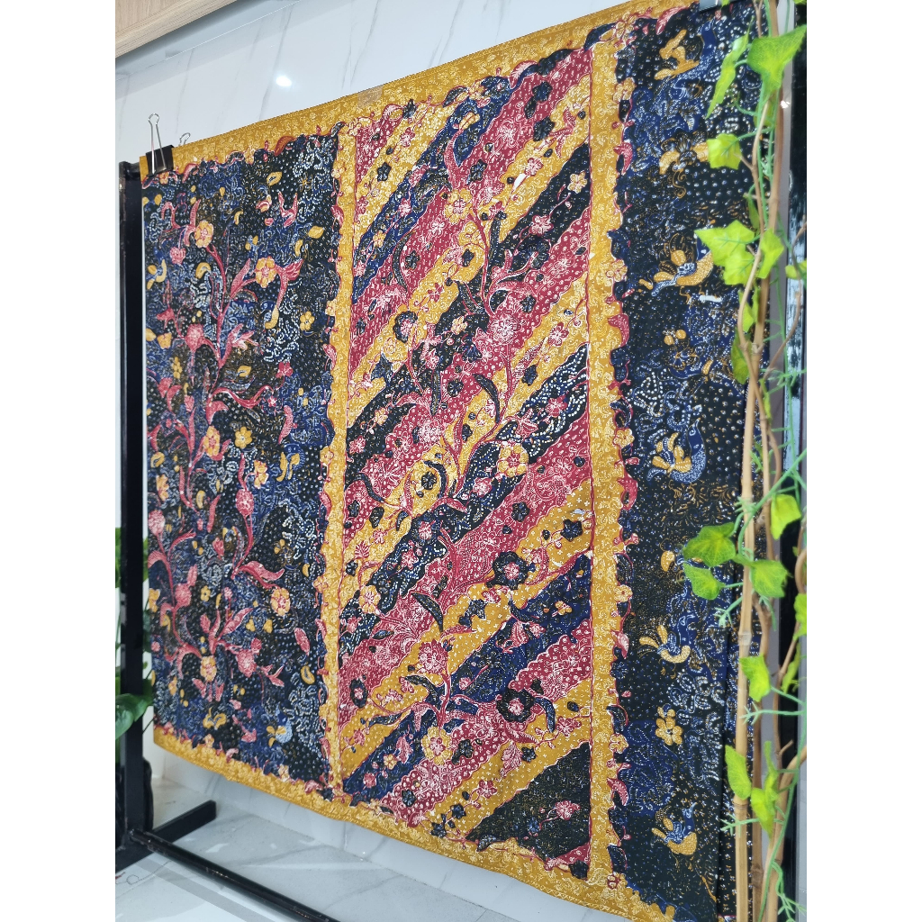 BATIK TULIS LASEM SARUNG KLASIK