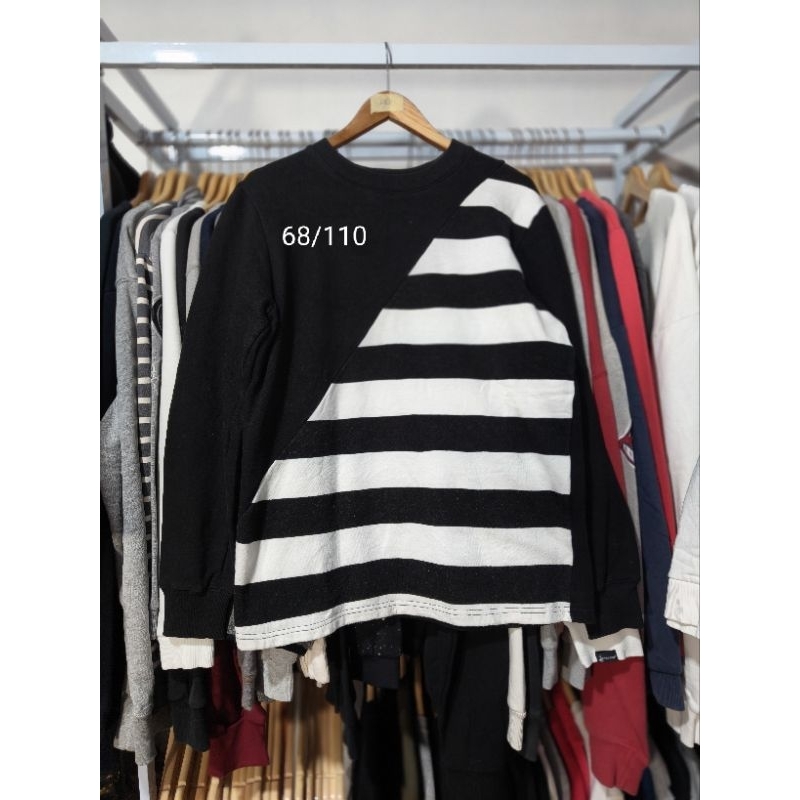 Sweater Garis-Garis Hitam Putih
