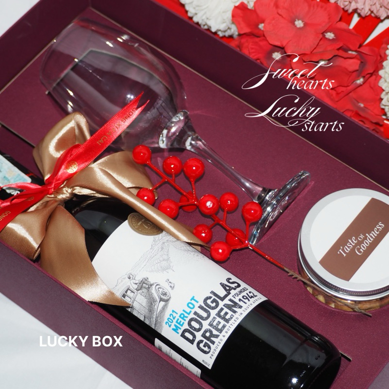 

Wrapped | Hampers Chinese New Year