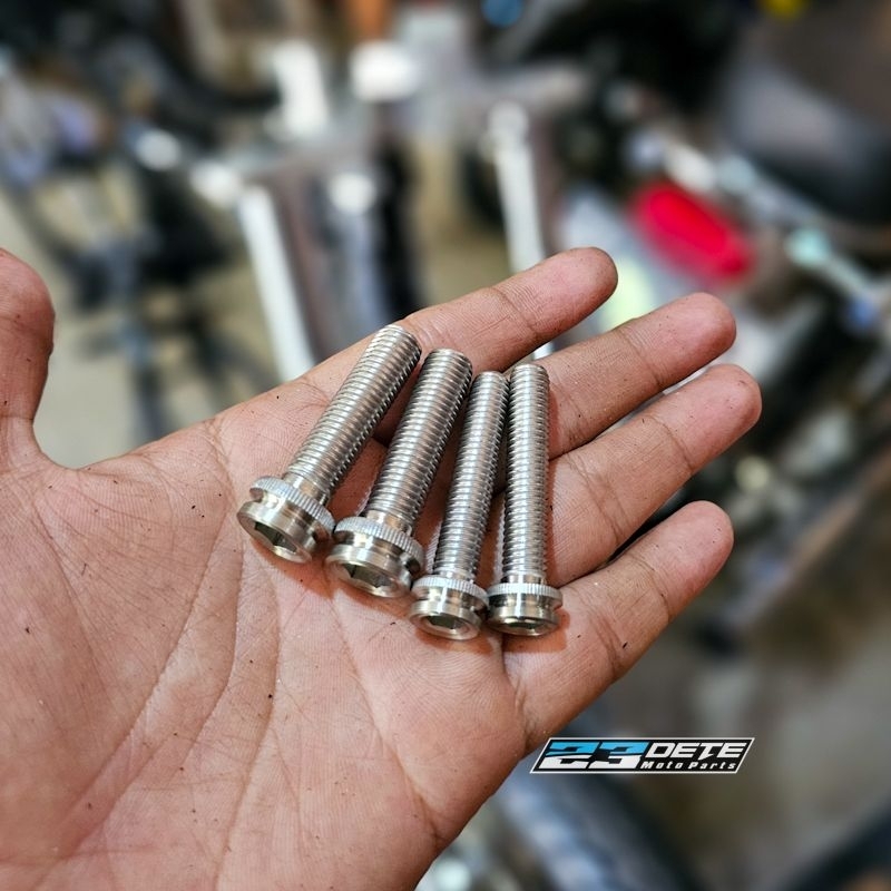 Baut T segitiga atas bawah RX king stainless stenlis L