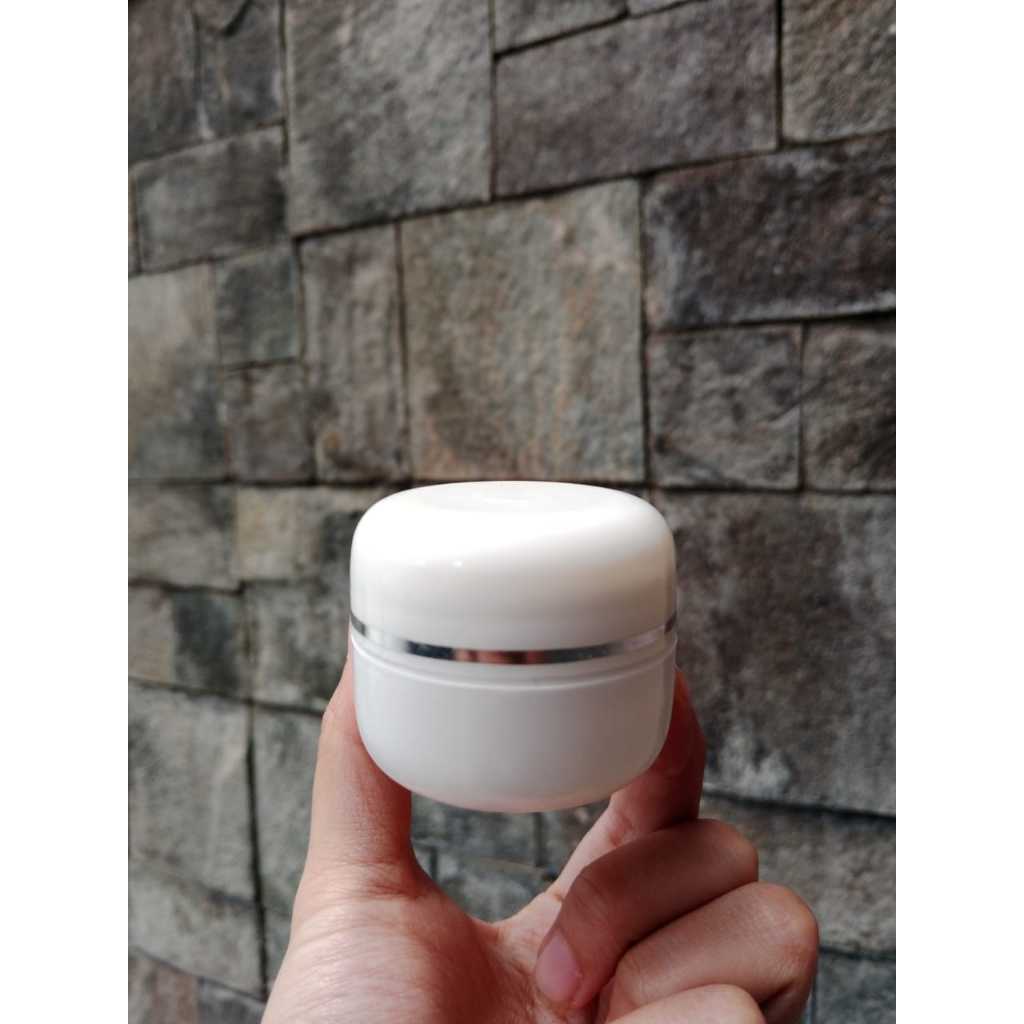 Pot cream 15 gr putih list silver