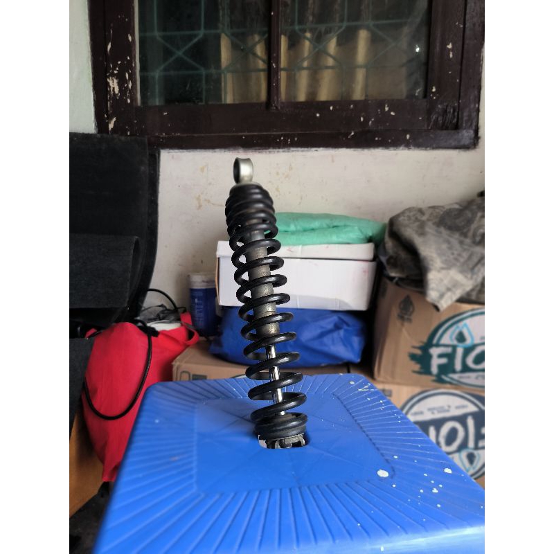 Shockbreaker belakang Xeon RC/GT