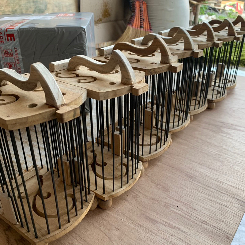 SANGKAR UNTULAN KONIN ELEGAN